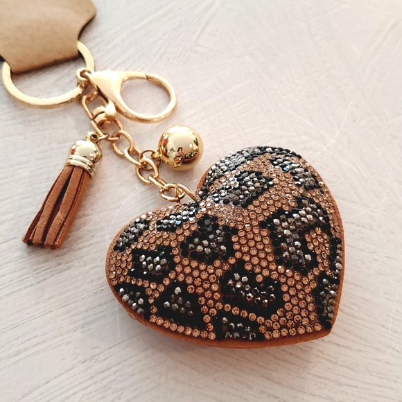 Animal print puffy heart tassel ball brown tan keychain mob wives - Picture 1 of 5